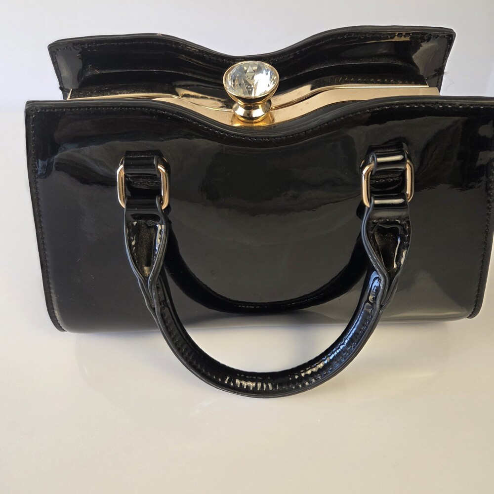La Terre Fashion Black Patent Vegan Leather Kiss Lock Handbag-No Strap